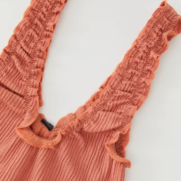 New UO Out From Under Lettuce Ruched crop top - Picture 2 of 3